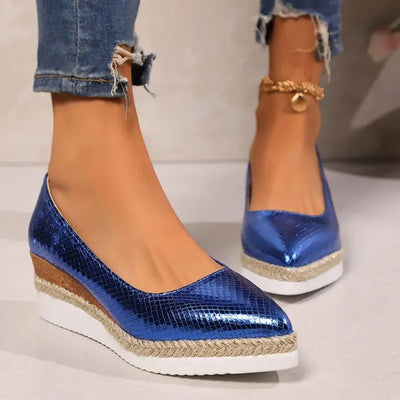 Via – Glossy Pointed-Toe Orthopedic Wedge Heels